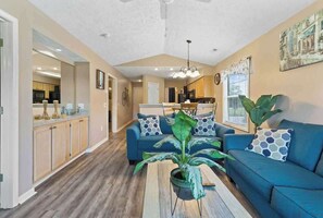 Living area - Coastal Charm Unit 2G (Myrtle Beach)