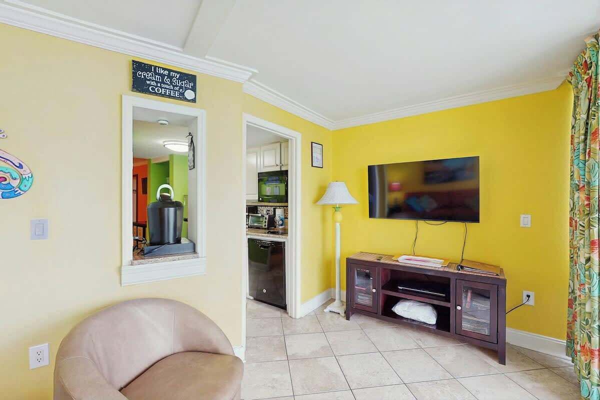 TV, DVD player, offices