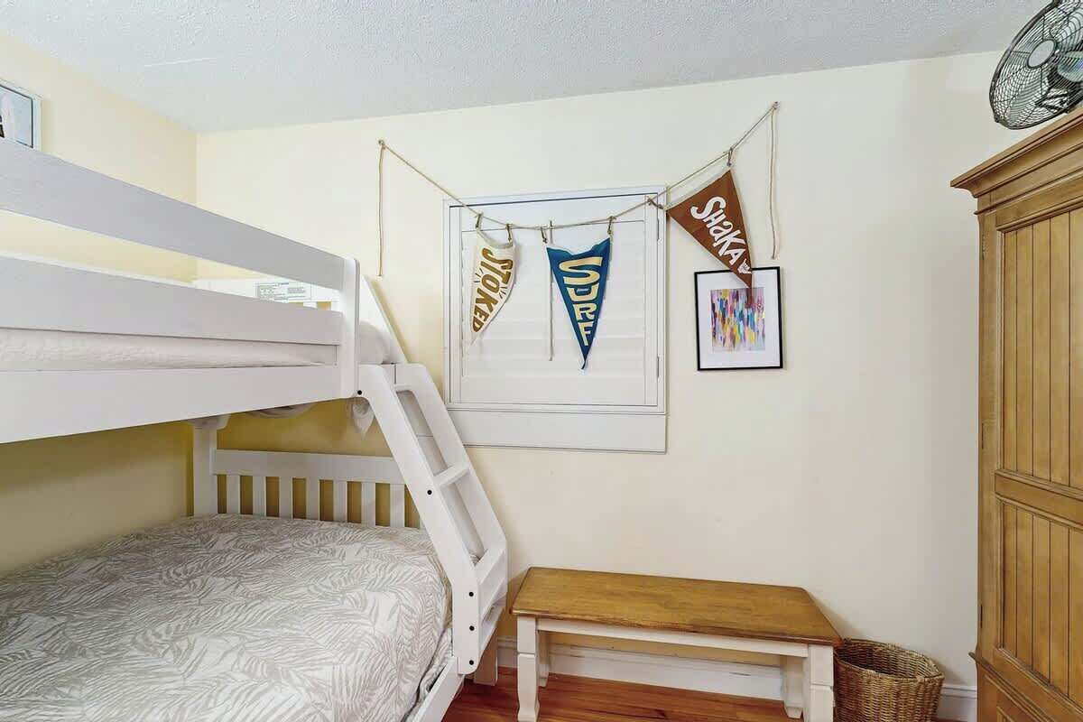 WiFi, bed sheets