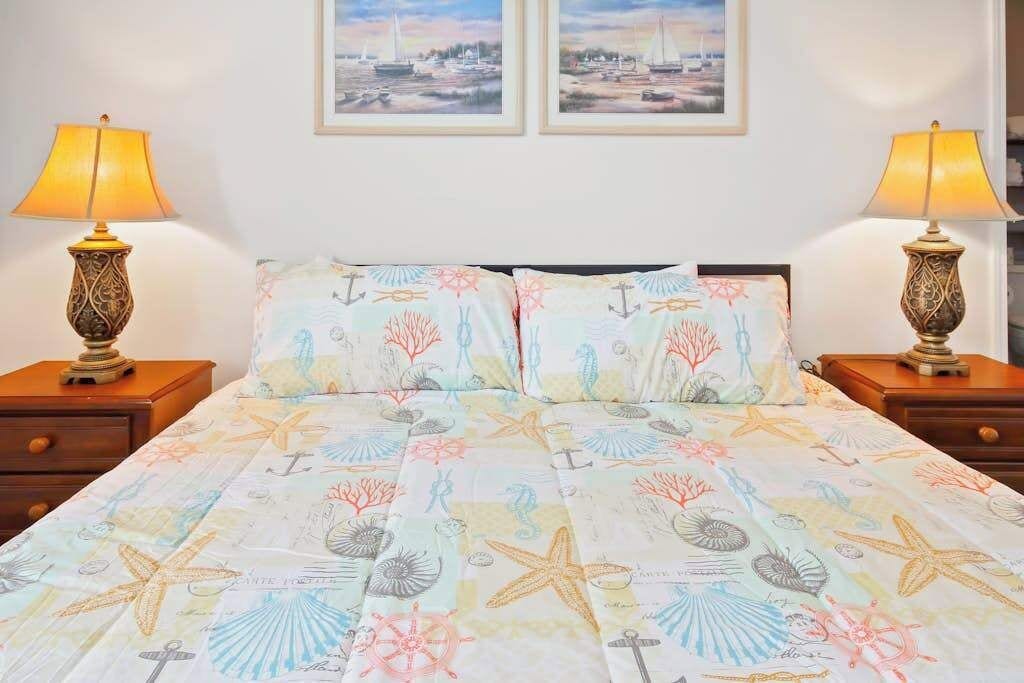 3 bedrooms, iron/ironing board, WiFi, bed sheets
