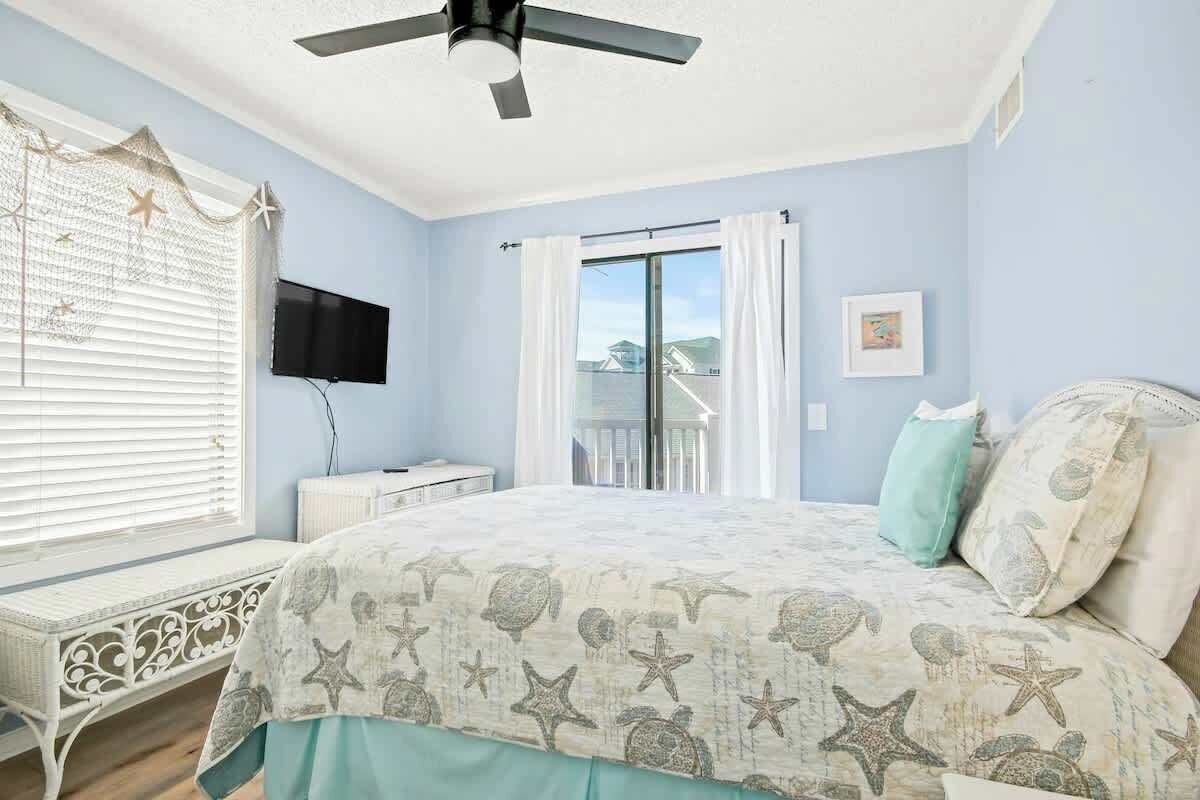 Iron/ironing board, internet, bed sheets