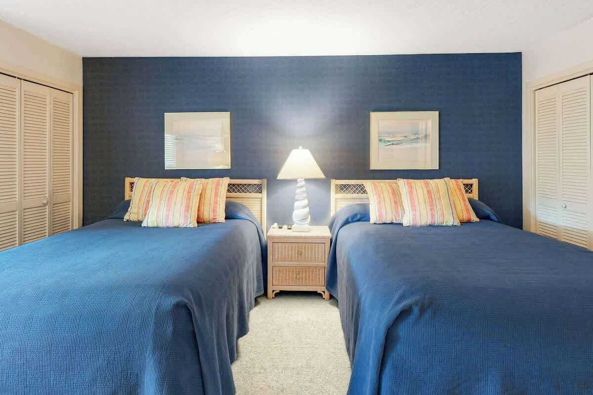 3 habitaciones, tabla de planchar con plancha, wifi y ropa de cama 