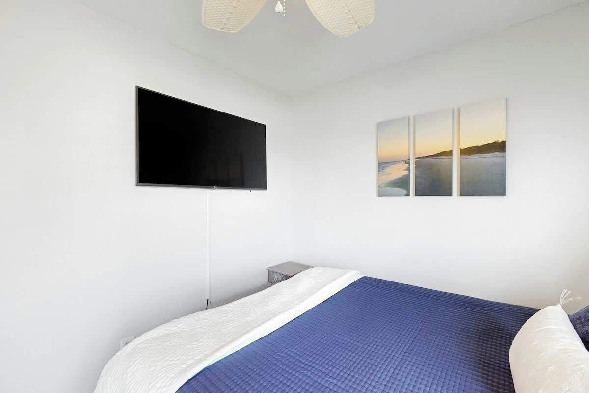 WiFi, bed sheets