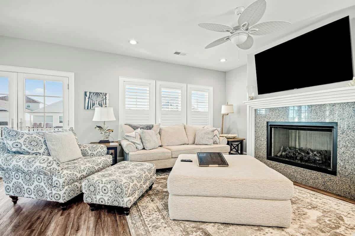 TV, fireplace, offices
