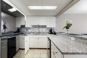 Private kitchen - Sand Dunes Resort 2647 (Myrtle Beach)