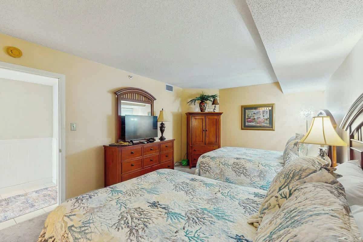 Iron/ironing board, travel cot, WiFi, bed sheets