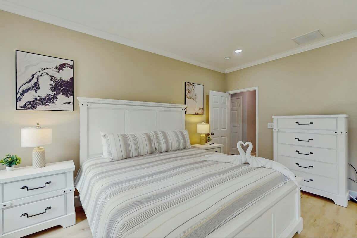 4 Schlafzimmer, Bügeleisen/Bügelbrett, Reisekinderbett, WLAN