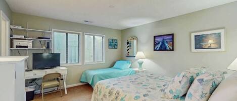 3 bedrooms, desk, iron/ironing board, WiFi