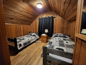 Basic Cabin, Non Smoking | Free WiFi - Haliburton Forest & Wild Life Reserve  (Dysart and Others)