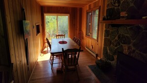 Basic Cabin, Non Smoking | Dining