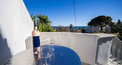 L’Ousteau Provençal – Family Home with Sea View