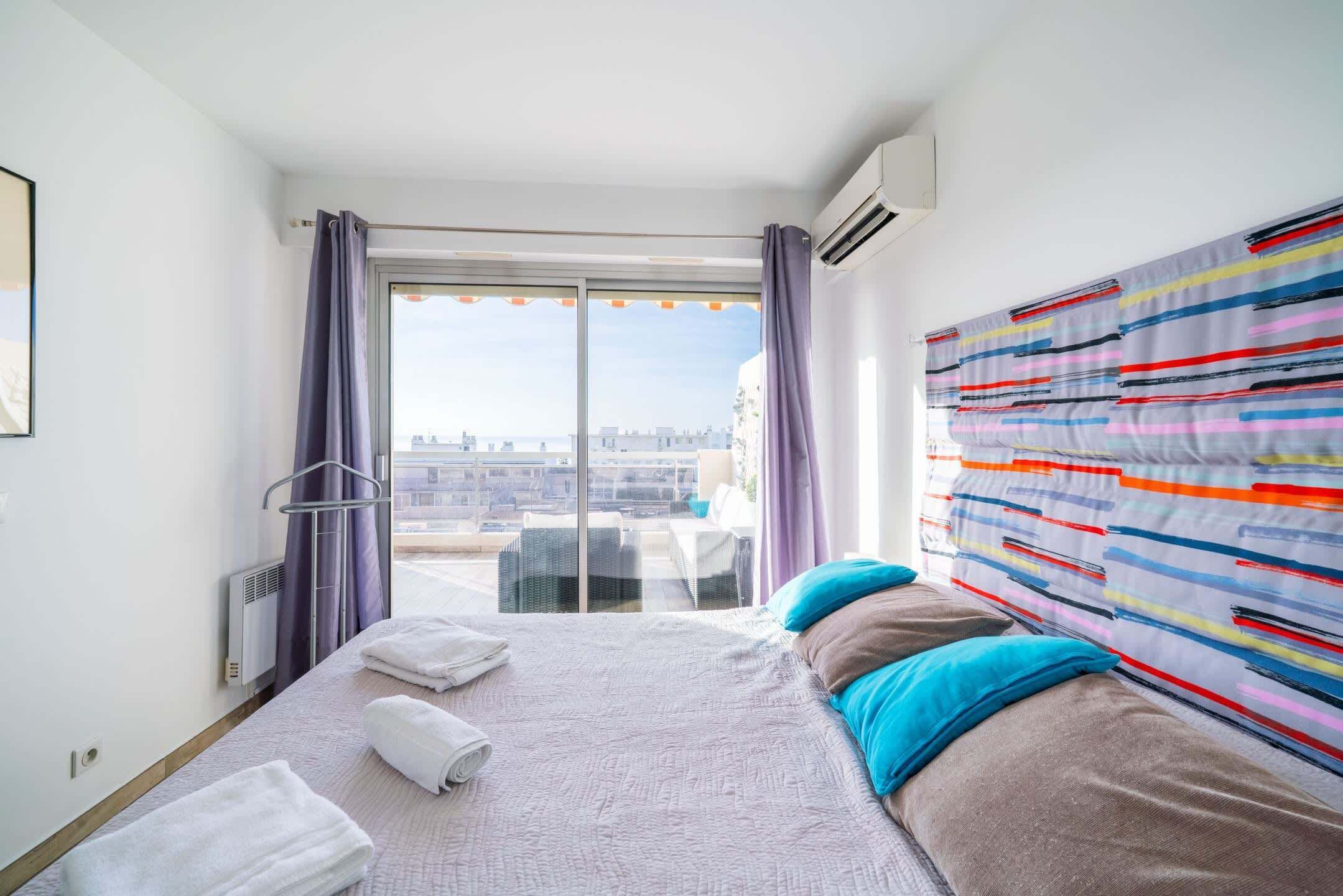 2 bedrooms, iron/ironing board, WiFi