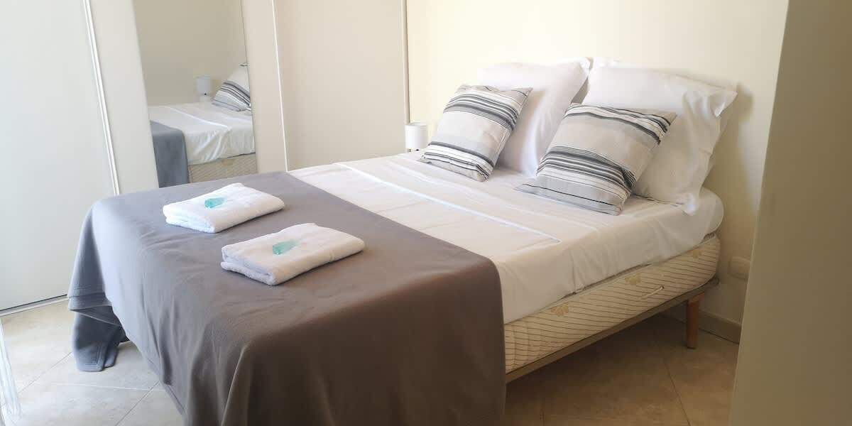 Iron/ironing board, WiFi