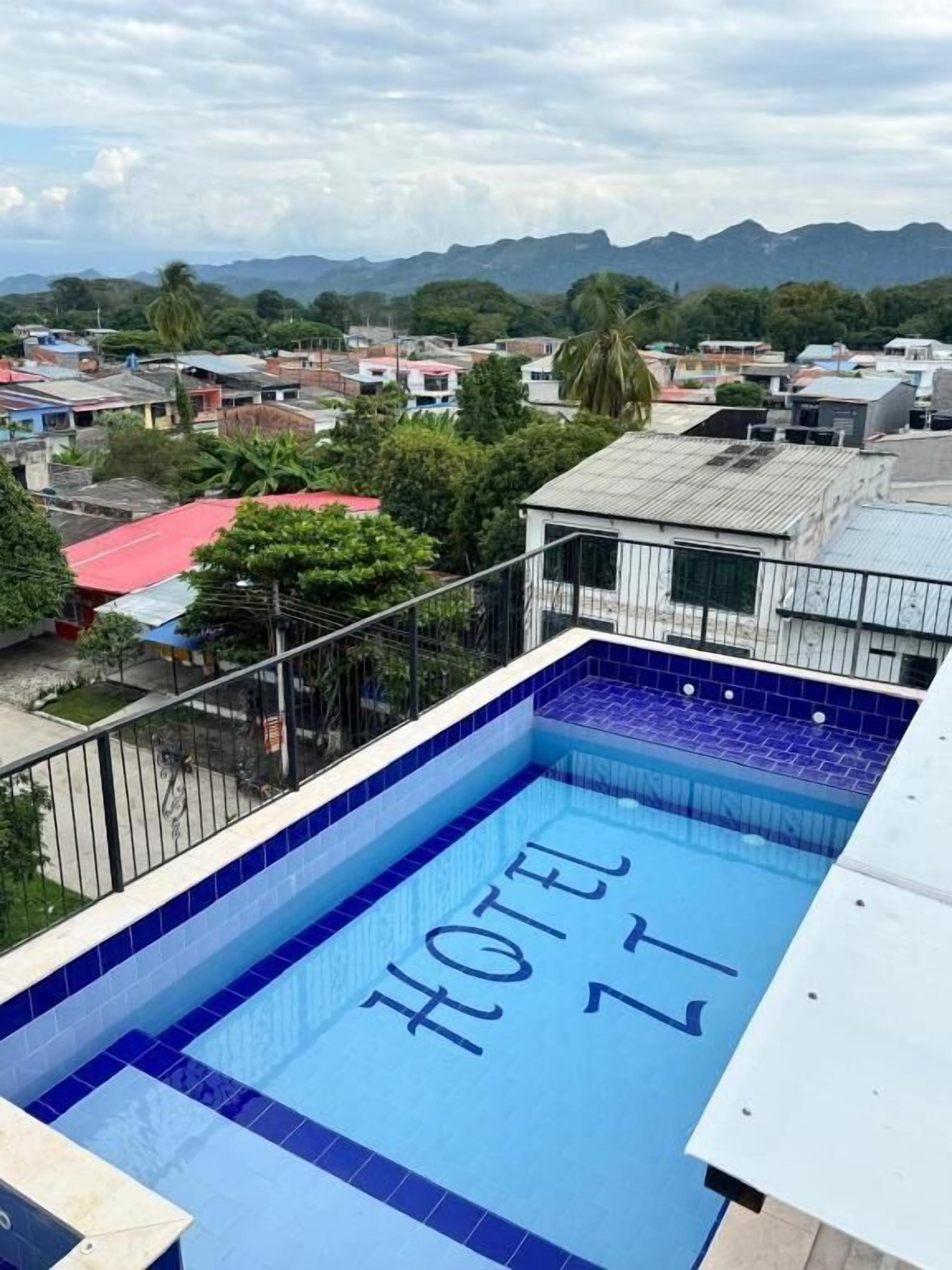 Deluxe Triple Room | Pool