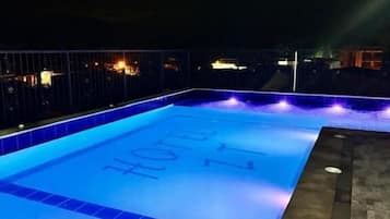 Deluxe Triple Room | Pool