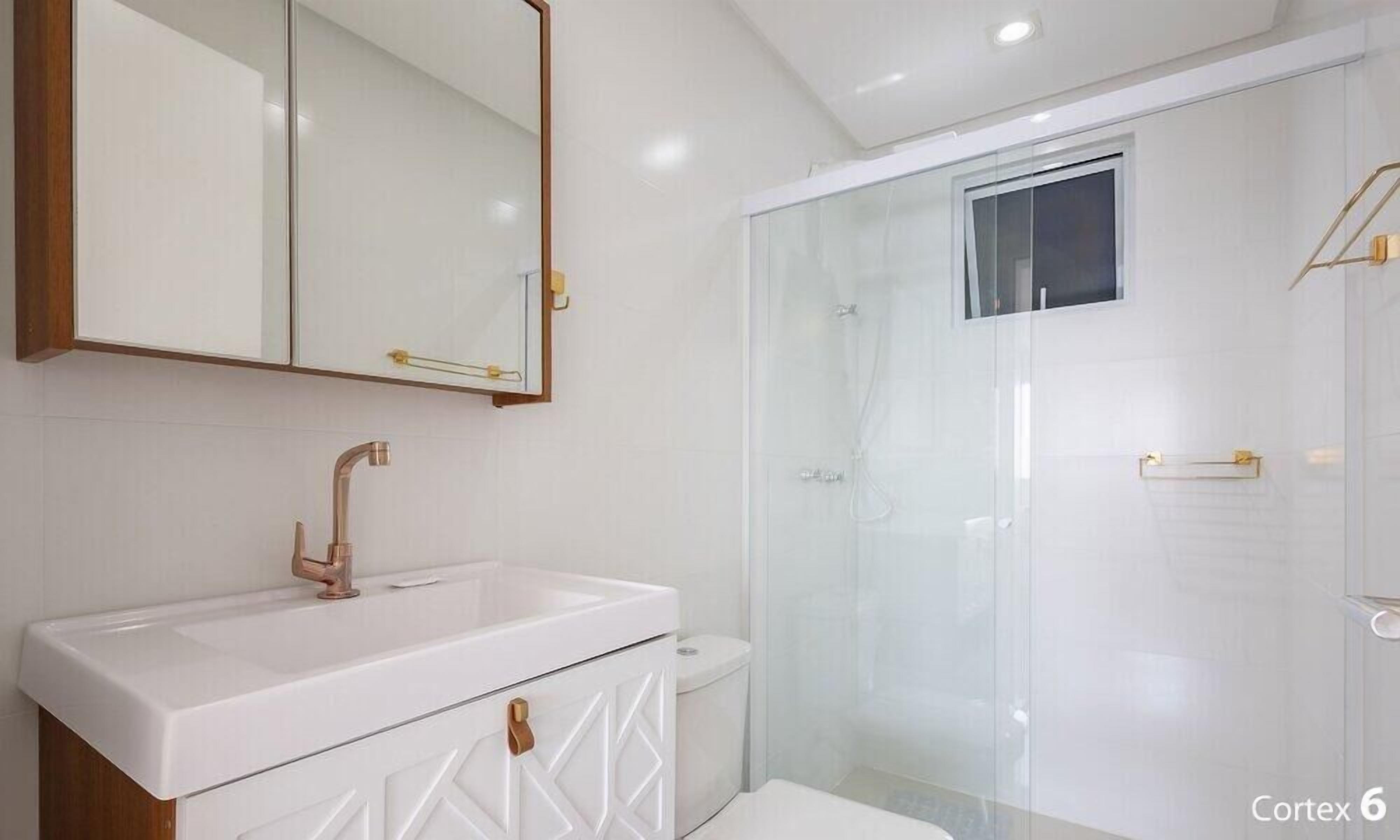 Basic Apartment | Bathroom | Shower