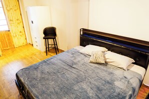 1 bedroom, internet, bed sheets - Origen Suite at Casa Bravo in downtown Toluca (Toluca de Lerdo)