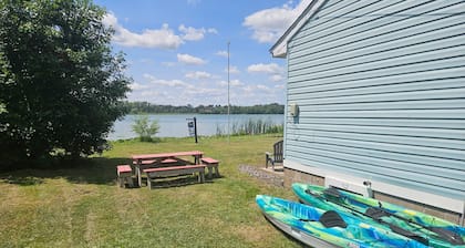 The Reel Retreat - pontoon rental available