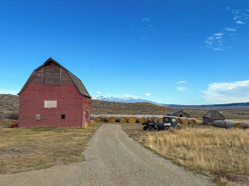 Private Bison Ranch With Stunning Mountain Views