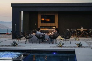 Outdoor dining - Resort Pool | Pickleball, Sauna + Panoramic Views (Joshua Tree)