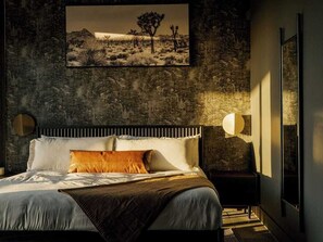 Room - Resort Pool | Pickleball, Sauna + Panoramic Views (Joshua Tree)