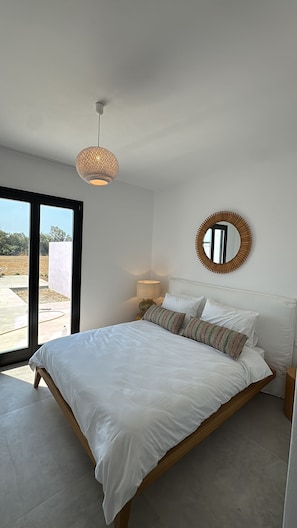 3 habitaciones, tabla de planchar con plancha, wifi y ropa de cama 