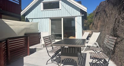 Beautiful guest house with 2 double beds perfect for relaxing getaway