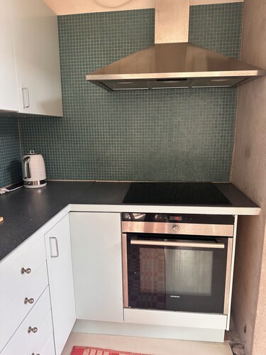 Beautiful guest house with 2 double beds perfect for relaxing getaway