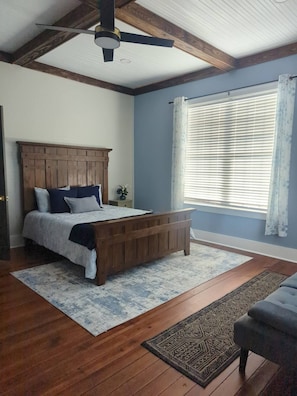 2 bedrooms, iron/ironing board, WiFi, bed sheets - Farm House at Newberry. (Newberry)