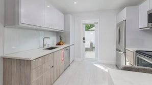Unclassified image, 2 of 15, button - Tranquil Retreat – 2 Bedroom Las Olas (Fort Lauderdale)