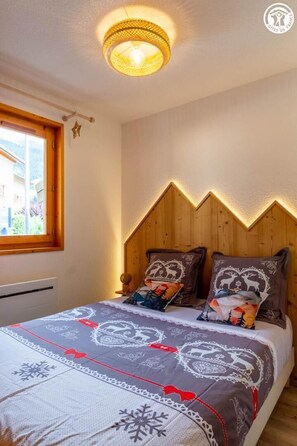 Room - Vrbo Property (AUSSOIS)