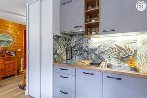 Coffee/tea maker, fridge, microwave, oven - The Marmot of Aussois (AUSSOIS)