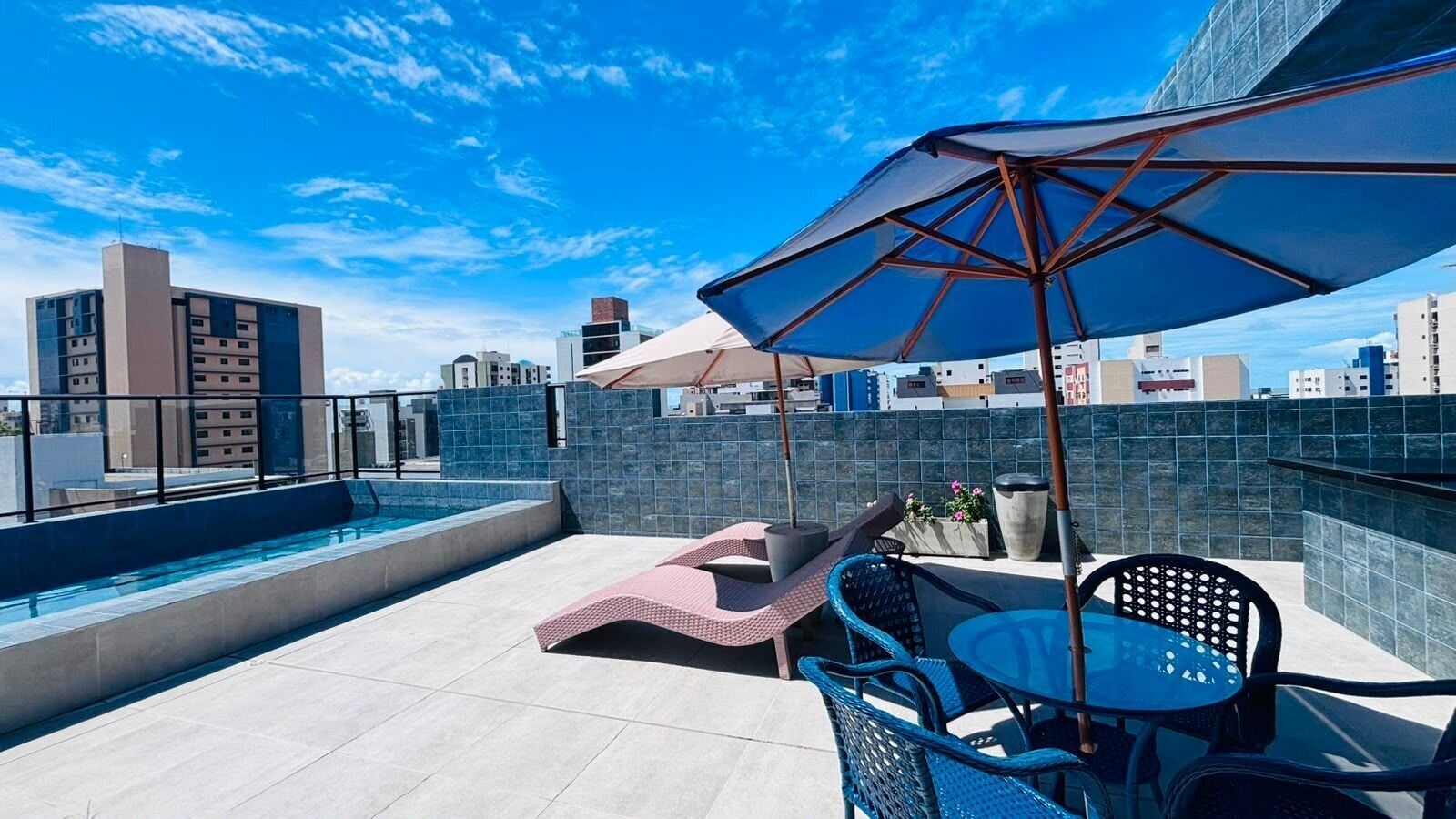 Apartment | Outdoor dining