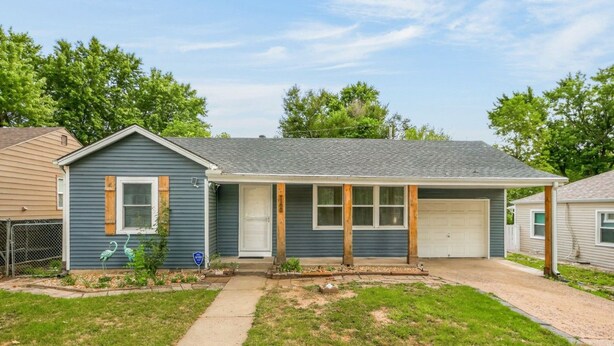 Unclassified image, 1 of 31, button - 2Bdrm - 7 Minutes To Downtown (Kansas City)