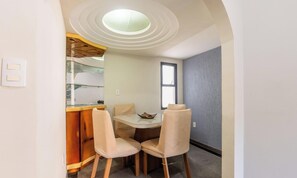 Apartemen Basic | Tempat makan