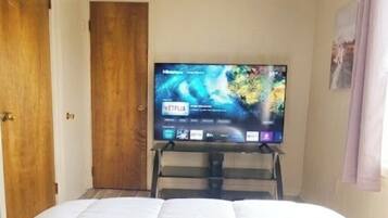 2 Schlafzimmer, Bügeleisen/Bügelbrett, kostenloses WLAN, Bettwäsche