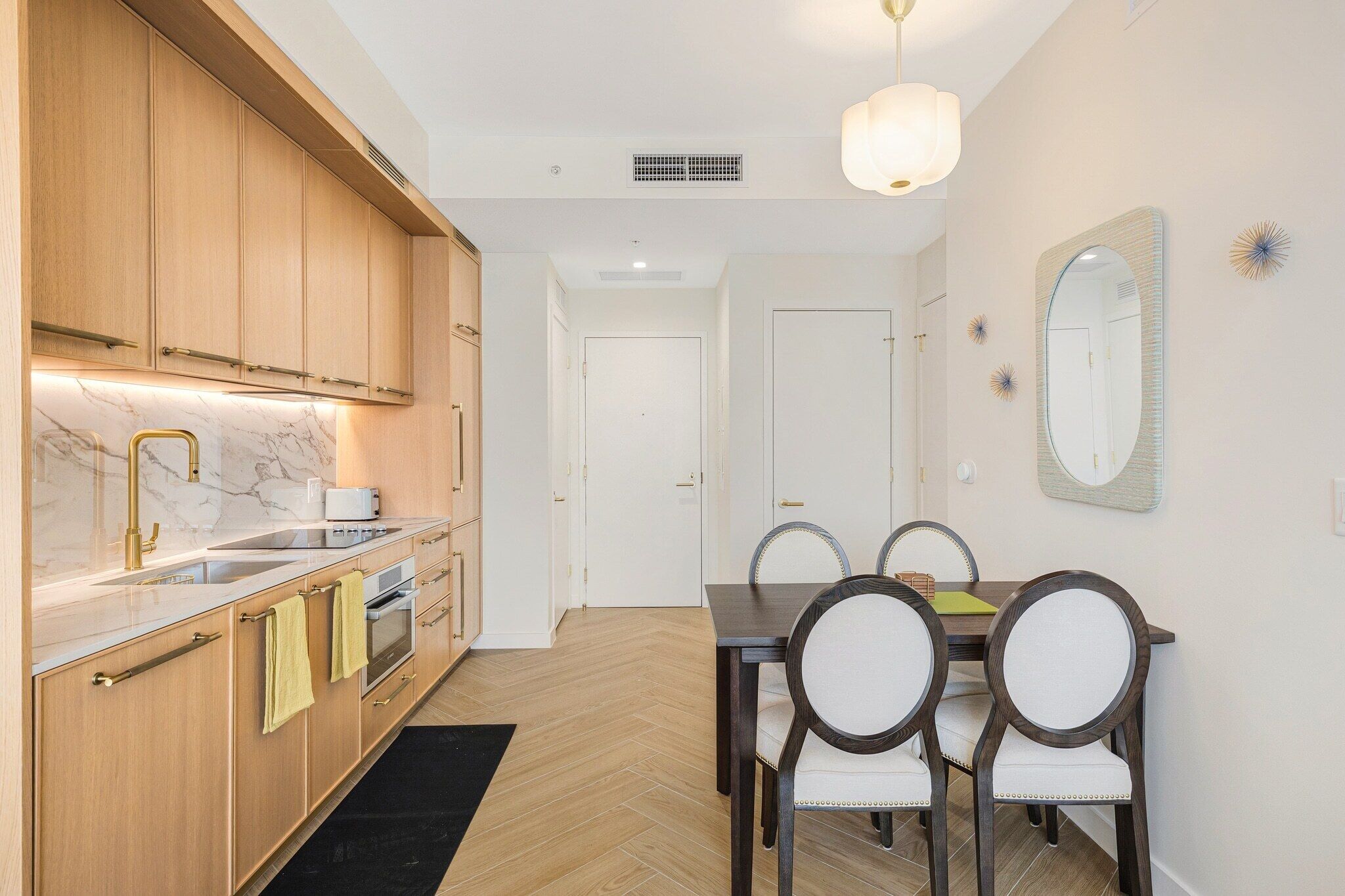 Family Apartment, Balcony, City View | Private kitchen