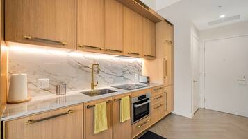 Family Apartment, Balcony, City View | Private kitchen