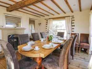Casa, 5 habitaciones, balcón, vistas al jardín | Comedor