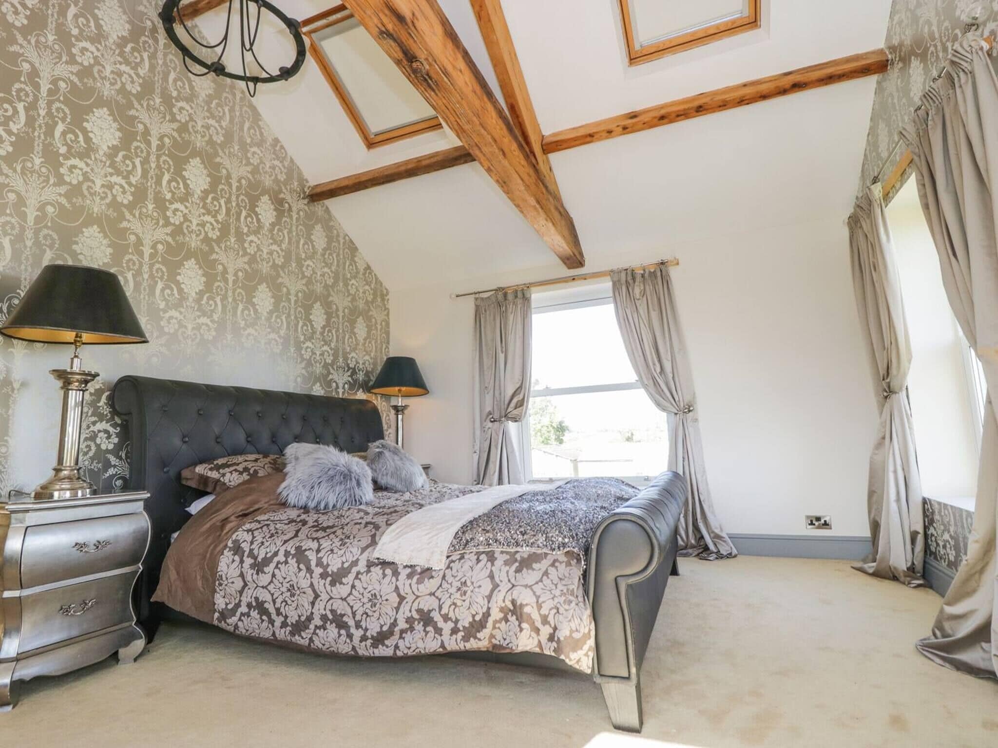 House, 5 Bedrooms, Balcony, Garden View | 5 bedrooms