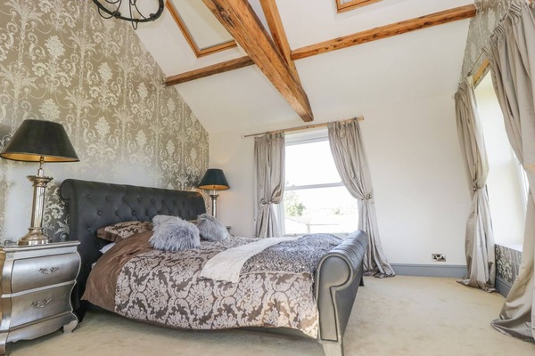House, 5 Bedrooms, Balcony, Garden View | 5 bedrooms