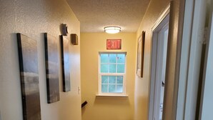 Unclassified image, 4 of 23, button - 3-bedroom townhome in the Arlington Area  -In the center of everything!- (Arlington)