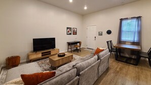 Smart TV - Fair Oaks Guesthouse (Conyers)