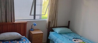 Large Sunny rural family accommodation, plenty of space, perfect for A.M.S Games