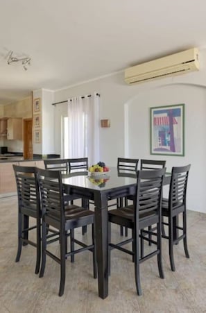 Dining - White Villa with open lagoon view (Hurghada)