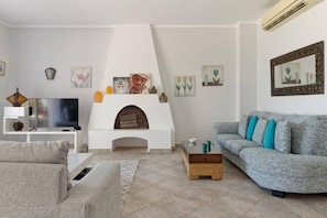 Living area - White Villa with open lagoon view (Hurghada)