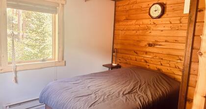Serene 3-bedroom farmhouse in Breckenridge for a cozy getaway