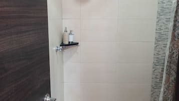 Toallas, jabón, papel de baño