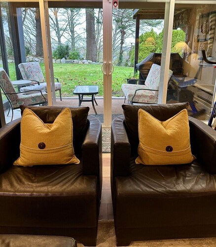 Quiet Suite•Pet Friendly•Near Ferry & Vancouver