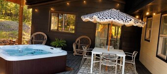 4-Spear Lodging | Hot Tub | Garage | EV Charger